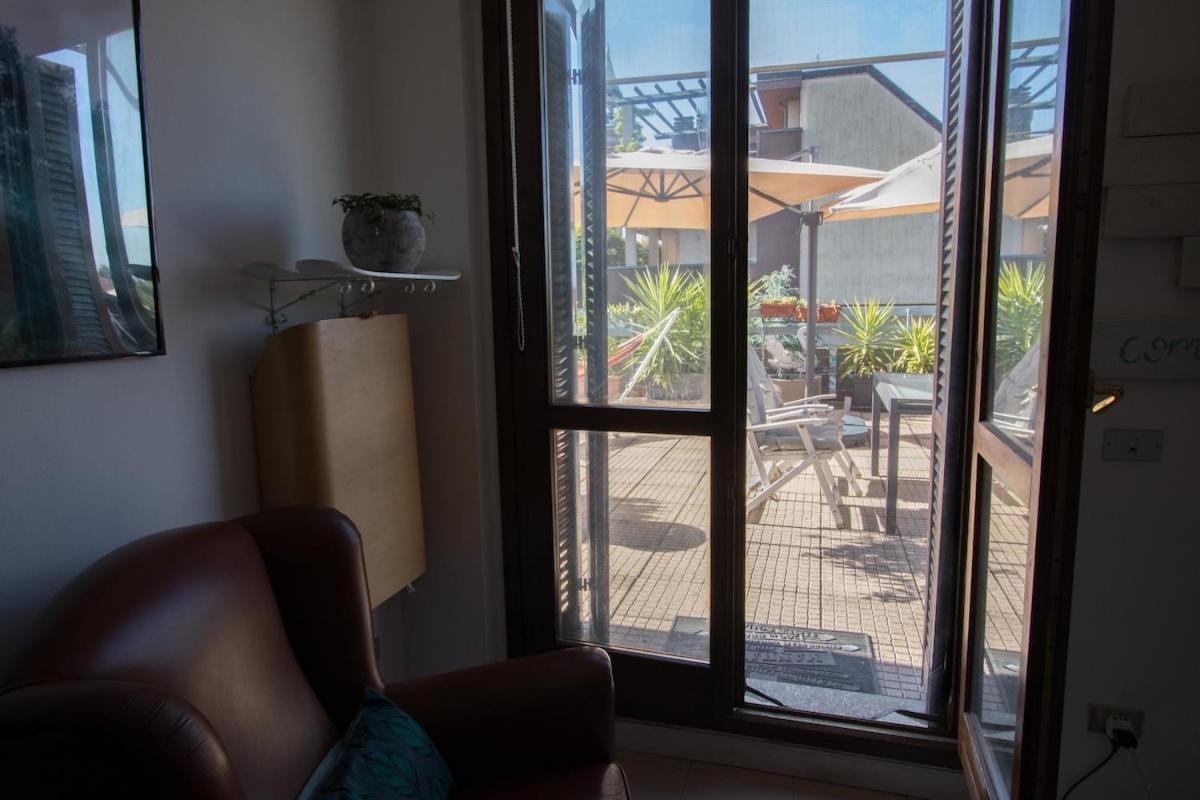 The Little Penthouse Apartment Сереньо Екстериор снимка